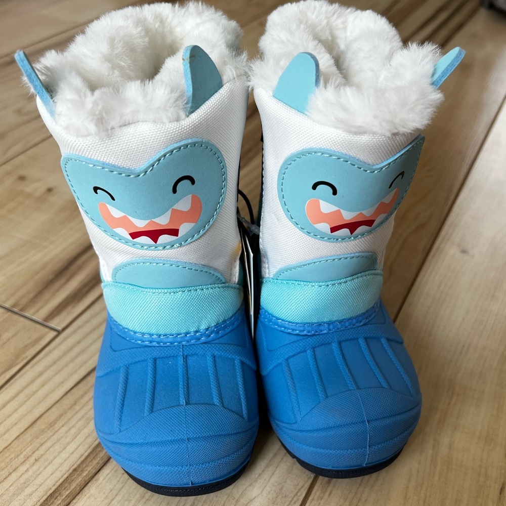 *NWT* Cat & Jack Winter Boots